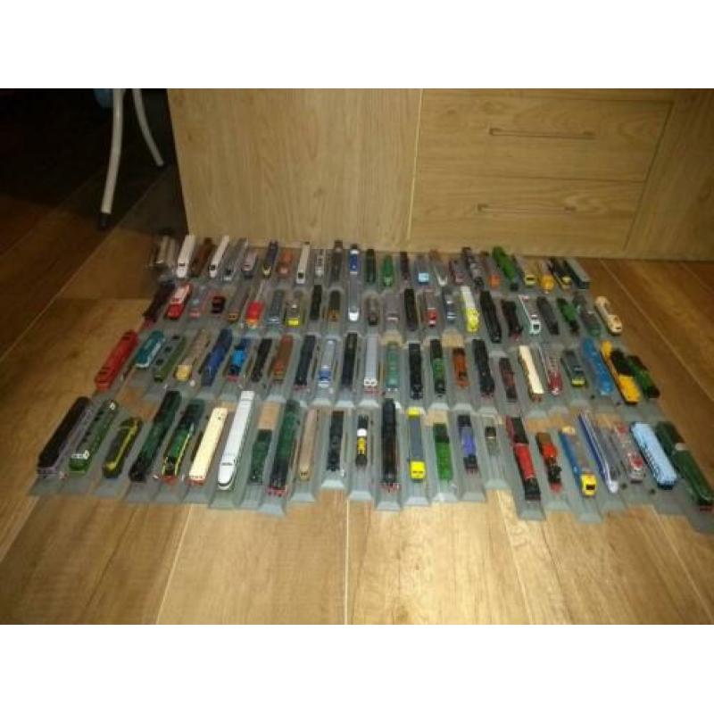 97 dummy locomotieven n spoor incl. Documentatie