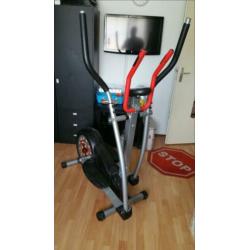 Tekoop aangeboden een crosstrainer van Hammer
