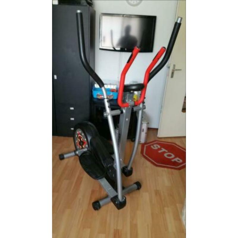 Tekoop aangeboden een crosstrainer van Hammer