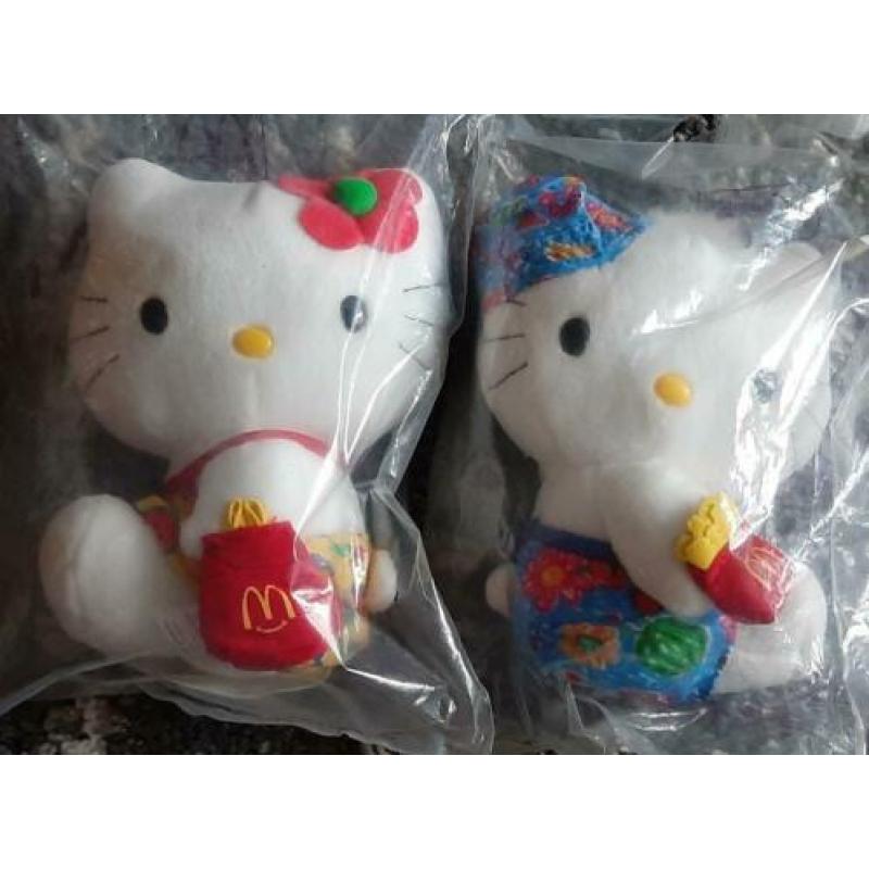 Hello Kitty plusche poppen. 4 verschillende series