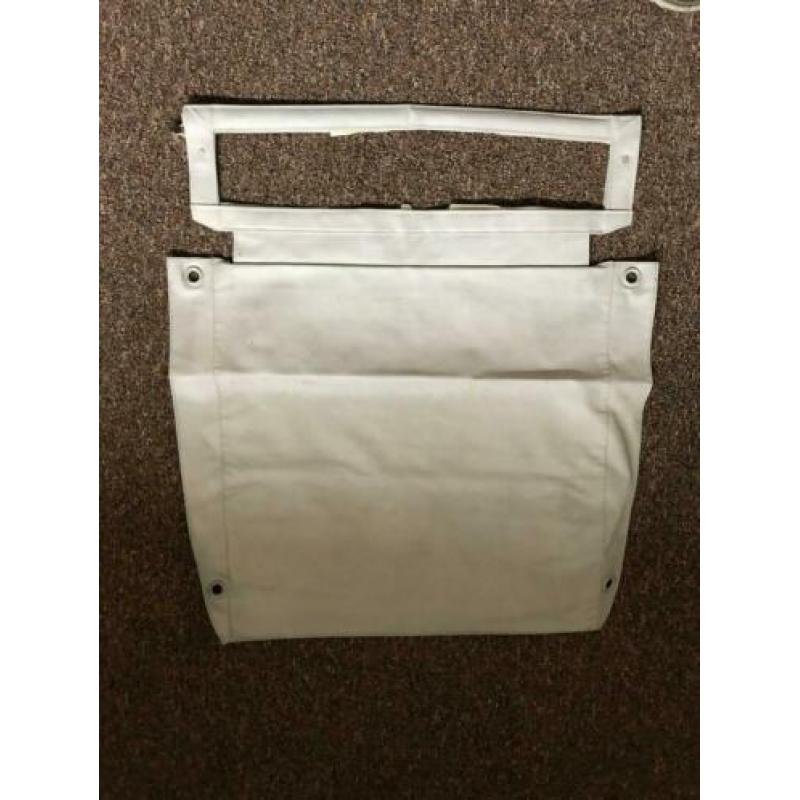Antieke vintage kinderwagen