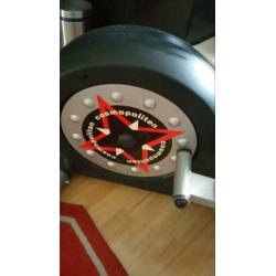 Tekoop aangeboden een crosstrainer van Hammer