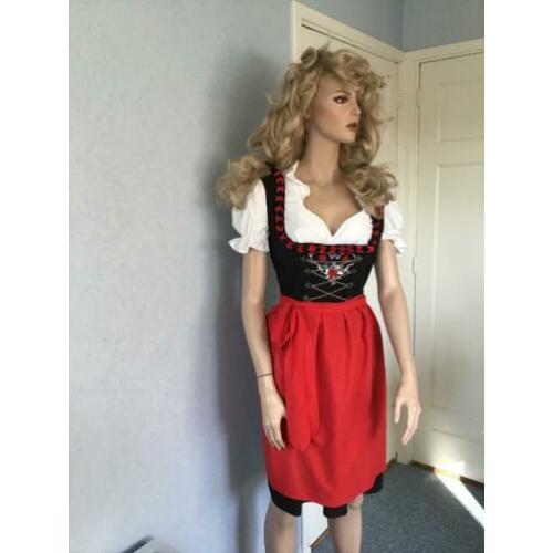 Dirndl zwart met rood, inclusief schort en bloes