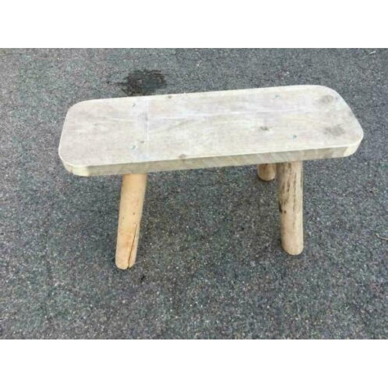 Leuke houten krukjes Bullinga Handelsonderneming
