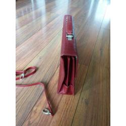 Tony Perotti dames buisiness tas kleur rood.