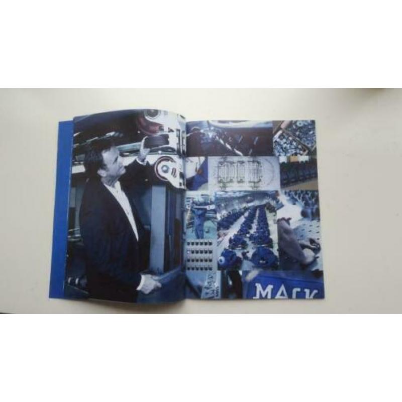 Brochure Mack Rides - bouwer van attracties