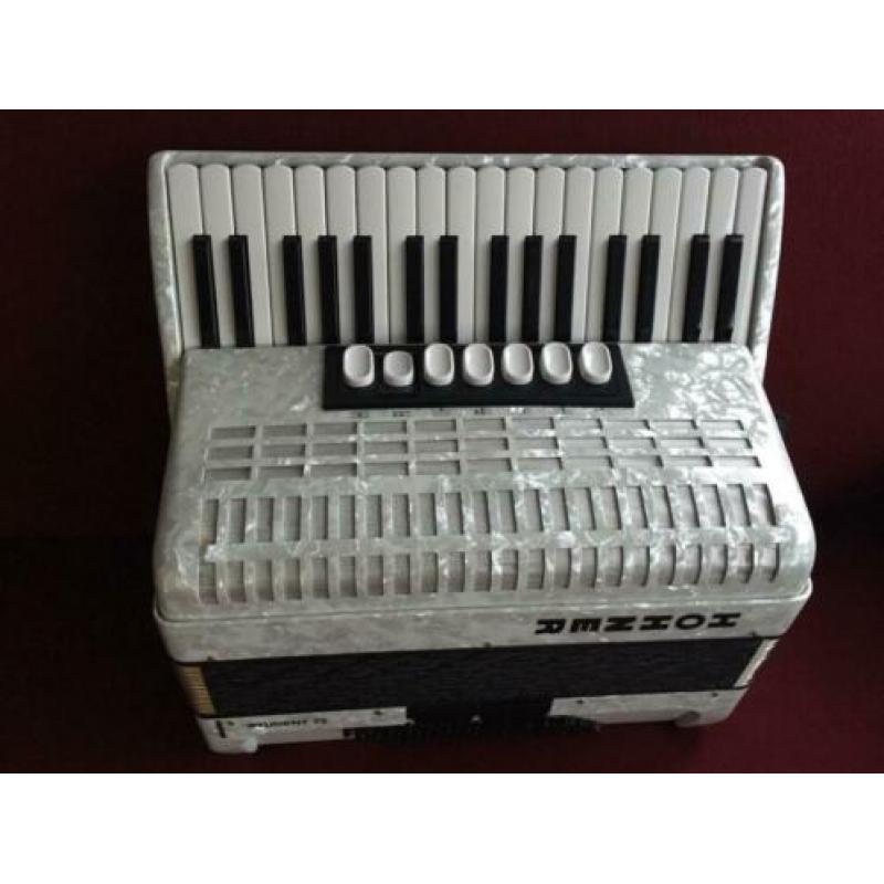 Accordeon Hohner Student , 72 bas . Nieuwstaat .