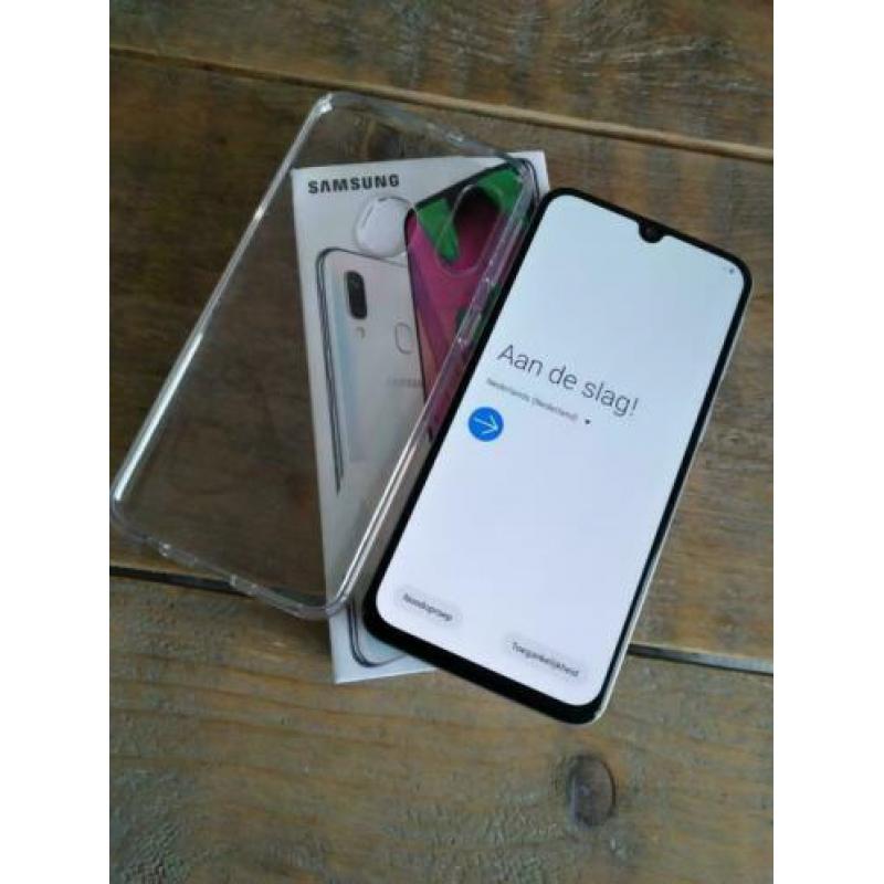 Samsung A40 wit
