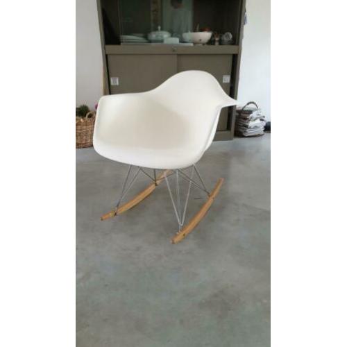 Eames RAR schommelstoel (imitatie)