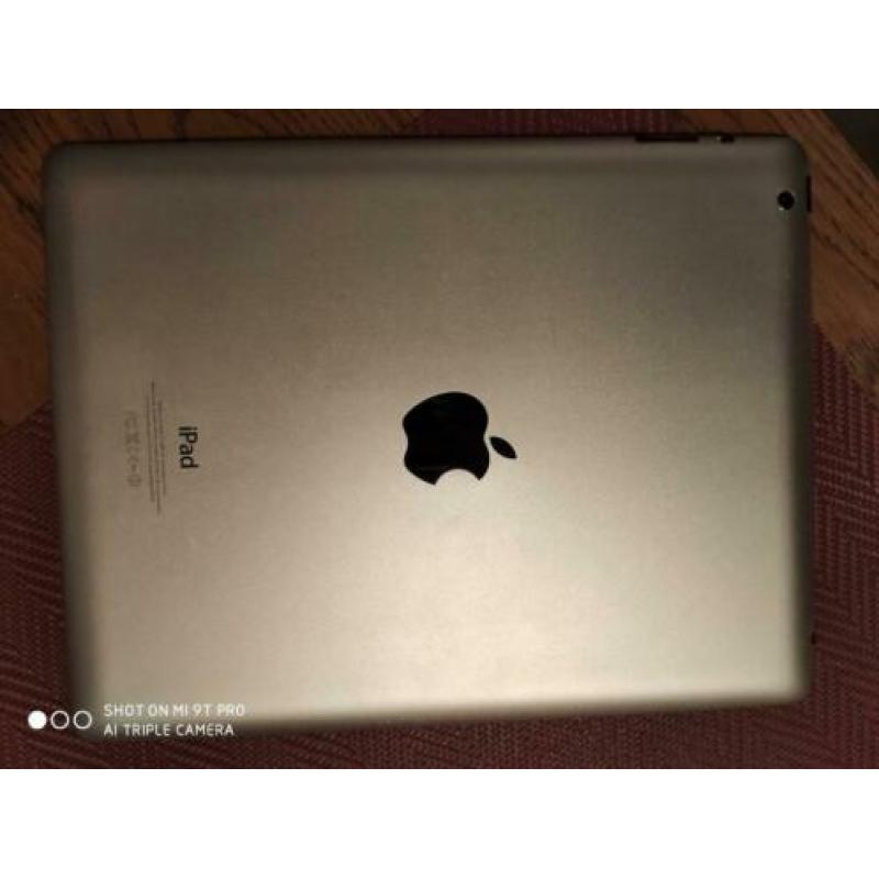 Gebruikte iPad 4 in goede staat zilver