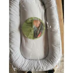 Baby nestje Done by deer, als nieuw!