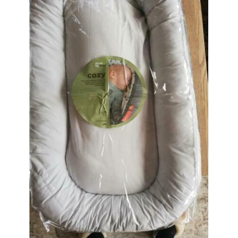 Baby nestje Done by deer, als nieuw!