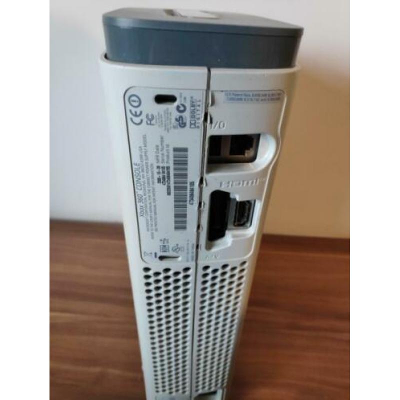 Xbox 360, wrs omgebouwd, met psu, zonder controller.