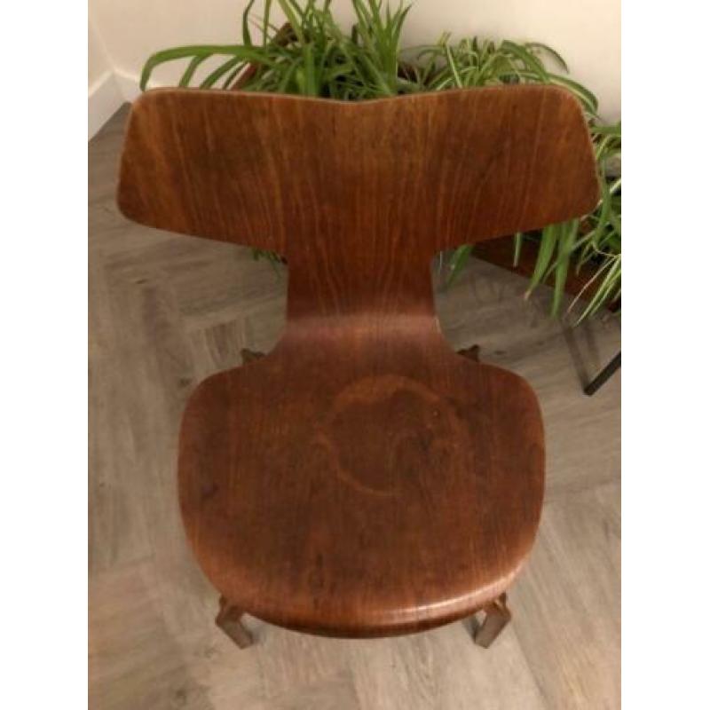 Arne Jacobsen grand prix stoel eerste editie