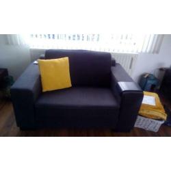 Te koop Montel bank , plus love-seat plus grote salontafel