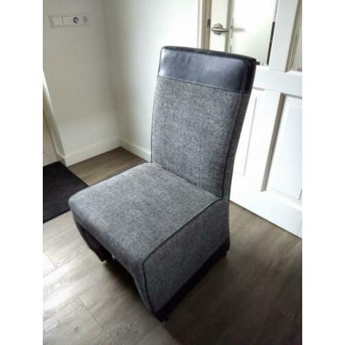 Eetkamerstoelen op wieltjes