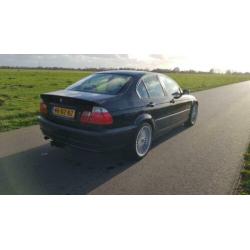 BMW 318 automaat met Alpina velgen