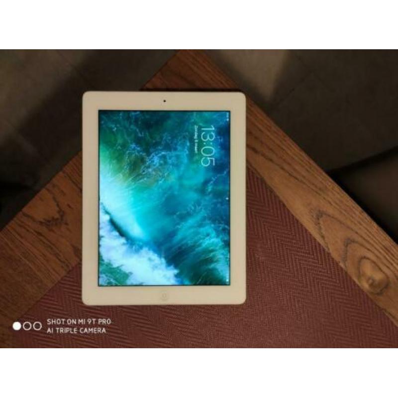 Gebruikte iPad 4 in goede staat zilver
