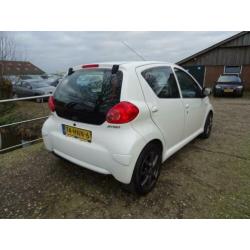 Toyota Aygo 1.0-12V + | 111.000 km (NAP) | Airco + 5 deurs n