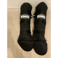 Kickbox set met handschoenen been beschermer tok en bandages