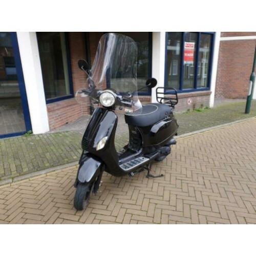 Model Vespa look 45km