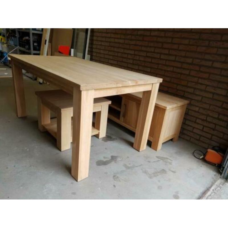 Massief onbehandeld eiken tafel