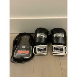 Kickbox set met handschoenen been beschermer tok en bandages