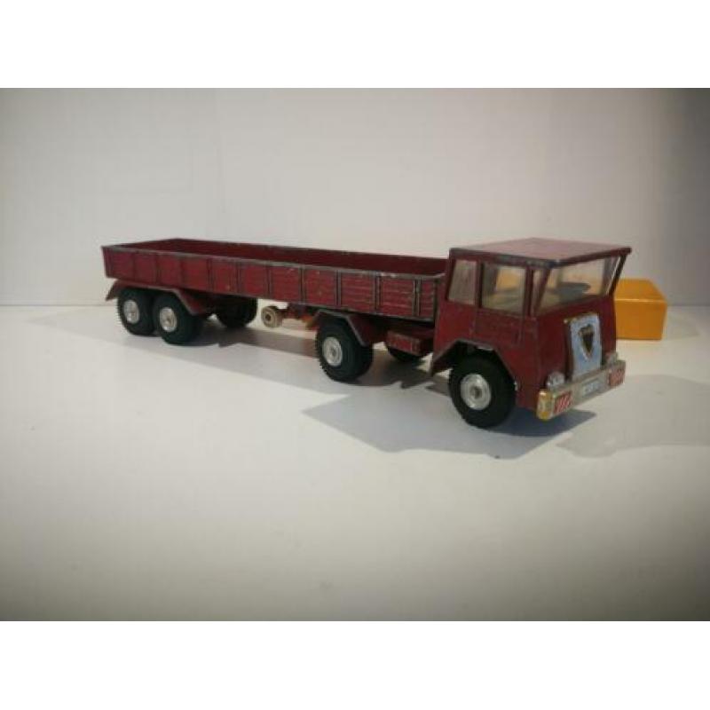 Oude GAMA FAUN truck met oplegger, redelijke staat