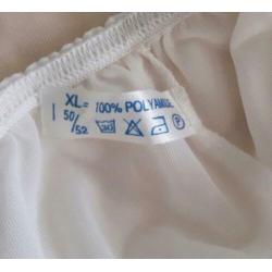2 Broek rok onderjurken en 1 nieuwe onderjurk maat 52