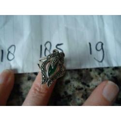 echt zilveren sierlijke ring met markesiet en onix maat 18,5