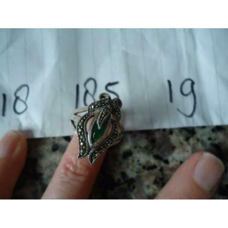 echt zilveren sierlijke ring met markesiet en onix maat 18,5