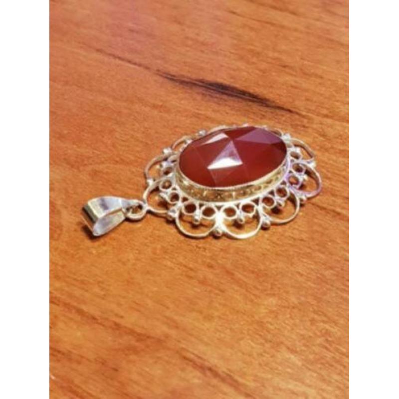Mooie 14 karaat gouden Hanger met Carneool