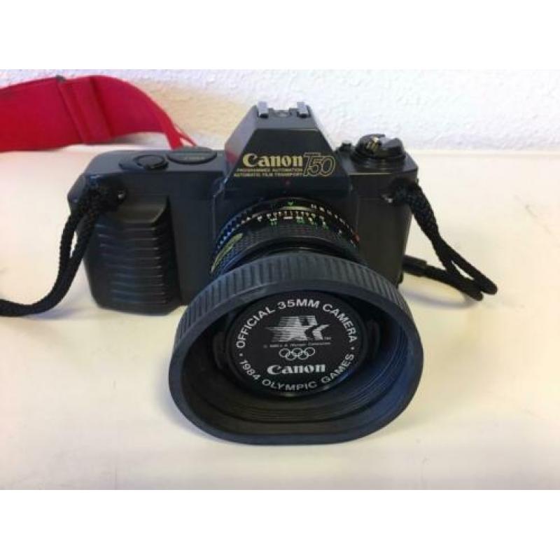 Nieuwstaat Canon T50 met Tokina 70-210 mm lens, flitser, tas