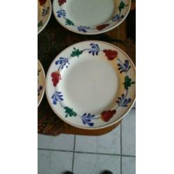 4 gave ontbijtborden boerenbont van REGOUT
