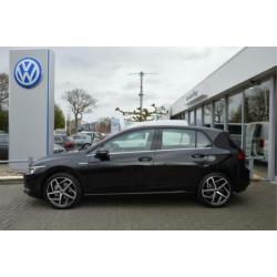 Volkswagen Golf 8 1.5 eTSI DSG 1st Edition Style | 18 inch L