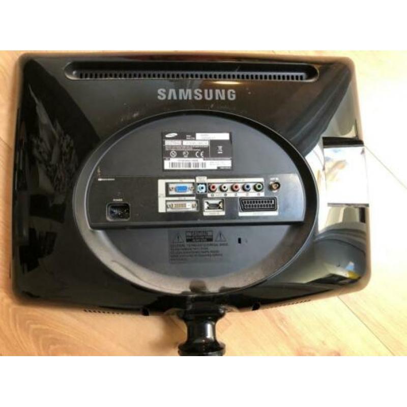 Samsung tv 20” syncmaster 2032mw