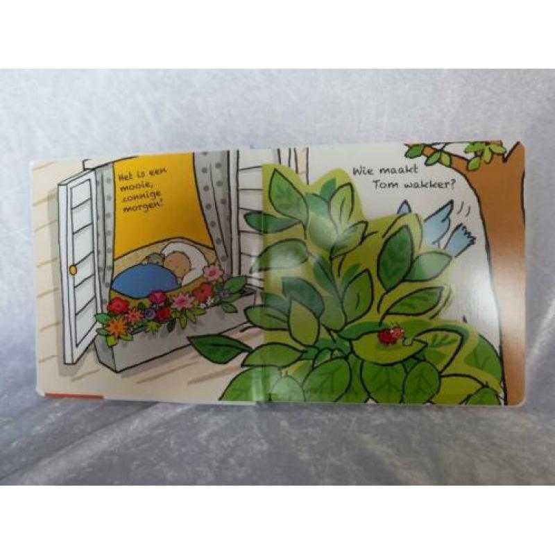 Hallo, hallo, een lees en ontdekkingsboek flapjesboek peuter