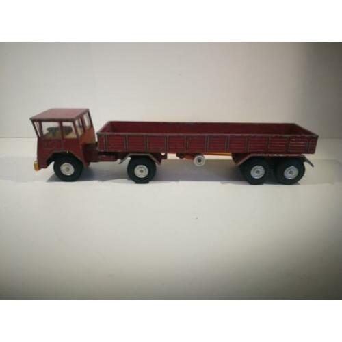 Oude GAMA FAUN truck met oplegger, redelijke staat