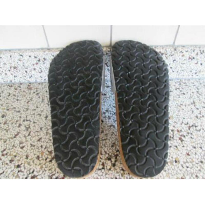 Meisjes/ Dames Birkenstocks maat 37 zgan, zilver kleur.