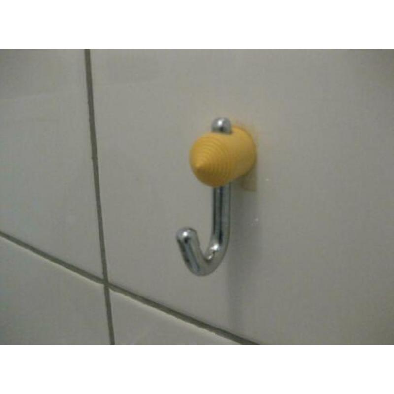 3 delige set toiletaccessoires, € 10,00