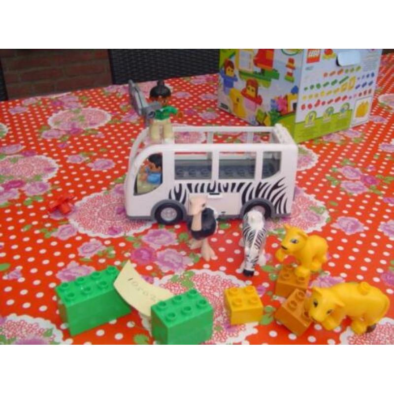 lego duplo Dierentuin Bus 10502 en2297-1: Cute Animals word
