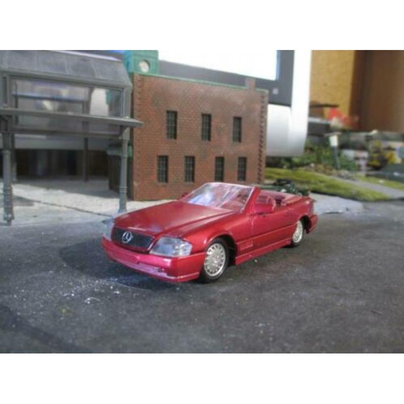 1/43 Mercedes Benz R129 320SL / 350SL / 500SL - Solido