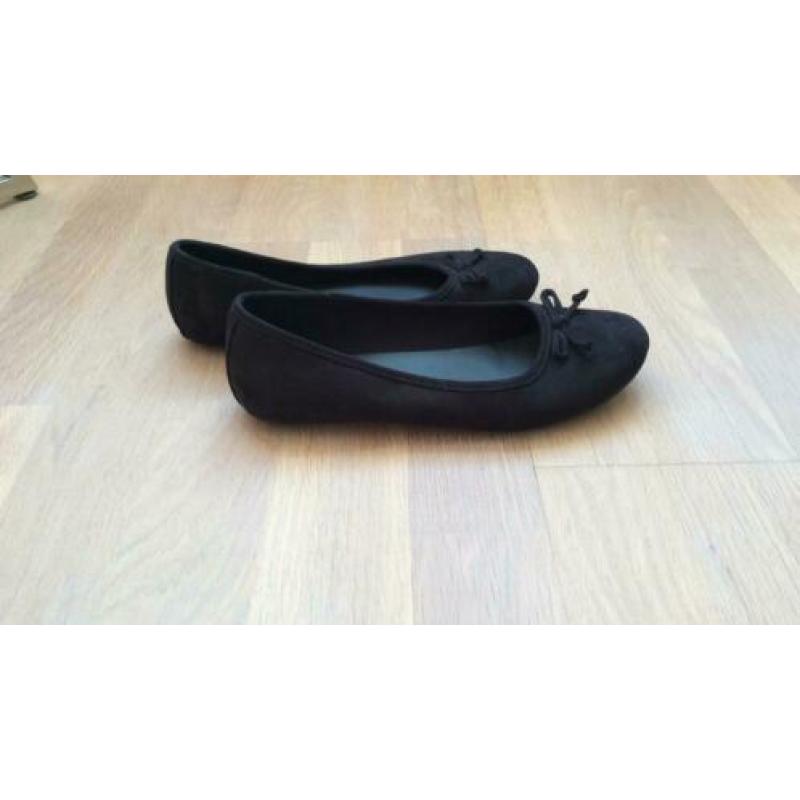 Suède ballerina’s maat 35