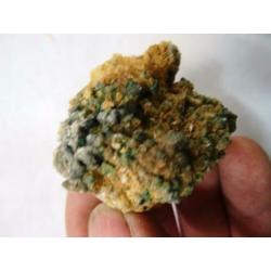 8 Ruwe clusters, diverse mineralen