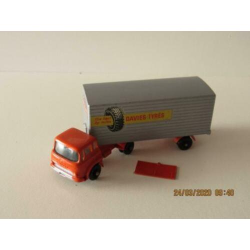 matchbox major pack 22 Bedford met trailer.