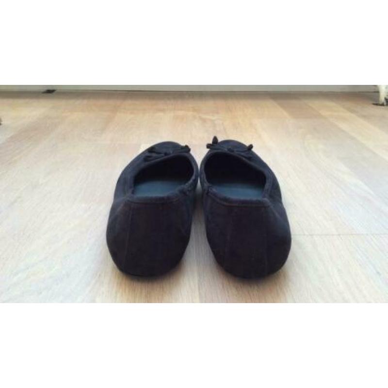 Suède ballerina’s maat 35