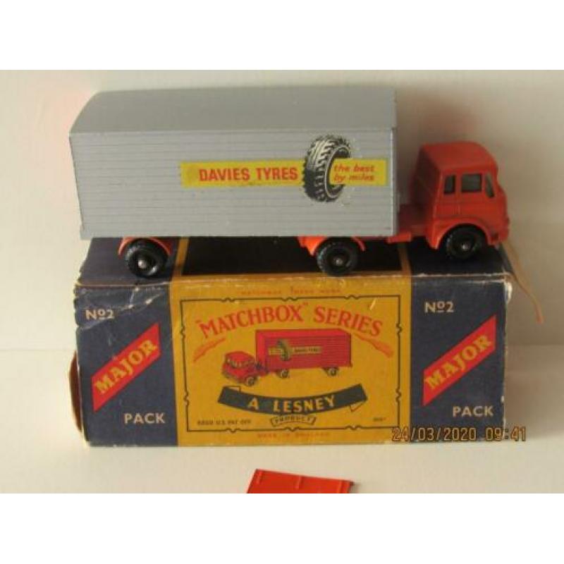 matchbox major pack 22 Bedford met trailer.