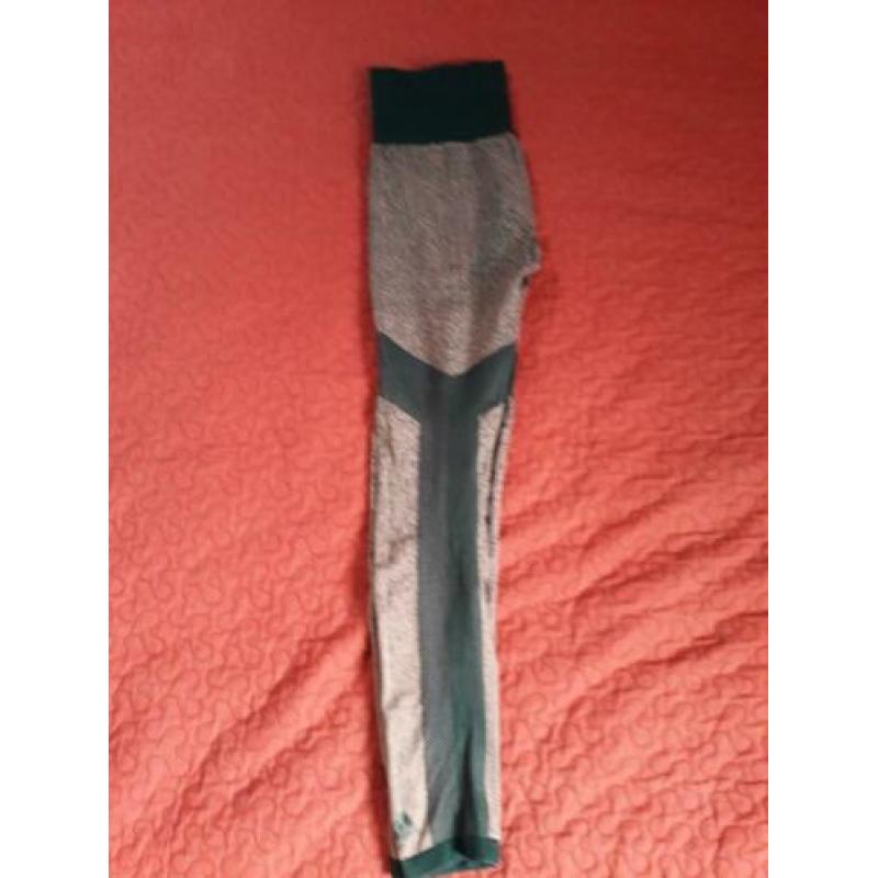 Adidas leggings maat M