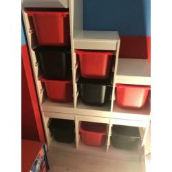 Trofast Ikea kasten met bakken