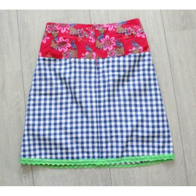 Blondd - mooie rok met vrolijke print en kleuren / maat S